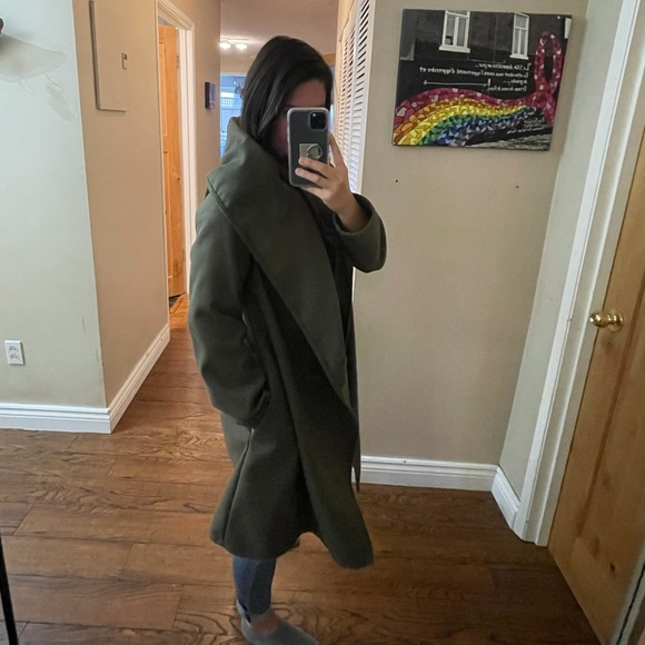 NWOT - Beautiful olive green hooded coat - Picture 4 of 6